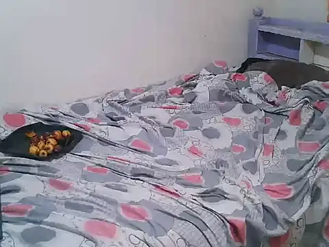Prettyvickie002 webcam