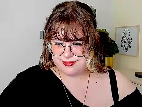 OpheliaLush webcam