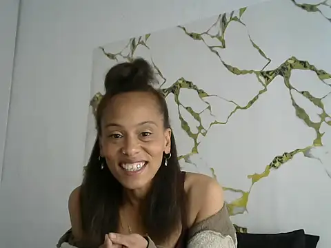 Whitechick08 webcam
