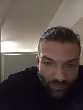 SlaveBoyForGirls32 webcam