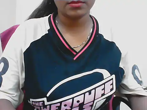LovingPihu webcam