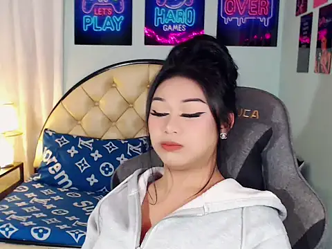 SexxyTsLoverr webcam