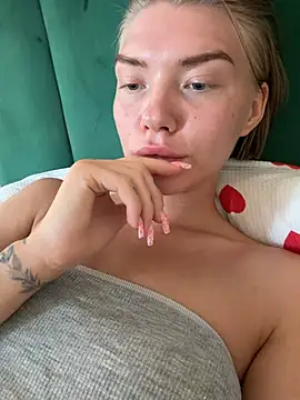lisaaa_alisa - Lisaaa_Alisa's free webcam - UK Sex Cams