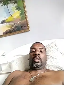 Acariciando a piroca deixando toda babada até gozar atingindo a meta 