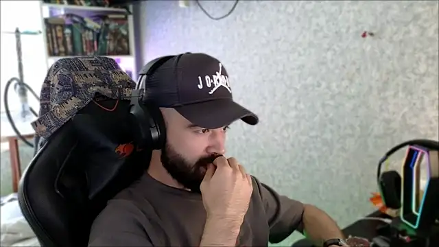 _Serious_Man webcam