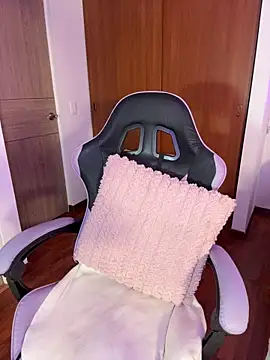 ArianaReynoldss webcam