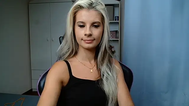 KristineGlow webcam