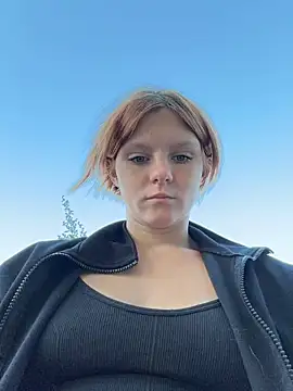 NinaParri webcam