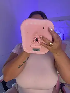 Ivonny_Goldie webcam