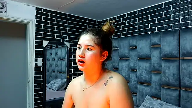 TaliaSkyx21 webcam