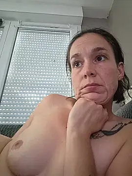 adelinegirly webcam