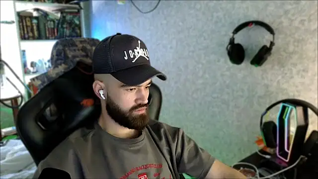 _Serious_Man webcam