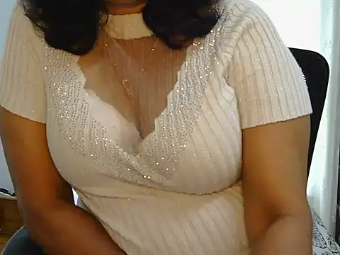 maya_kutty webcam