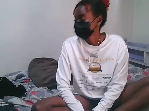 Prettyvickie002 webcam