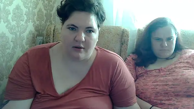 MilaXHelen webcam