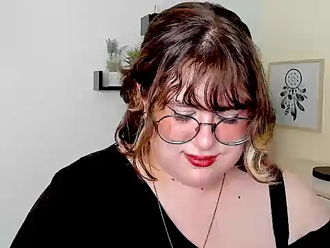 OpheliaLush webcam