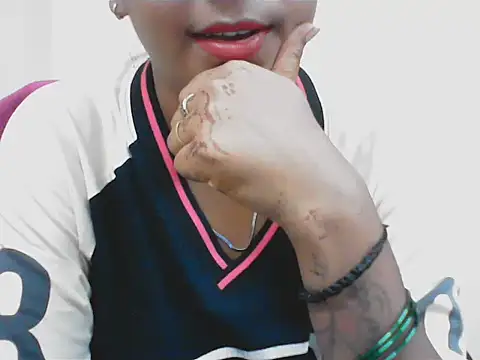 LovingPihu webcam