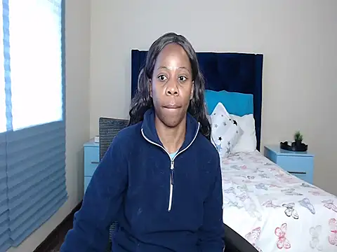 QUEENMANDYY webcam
