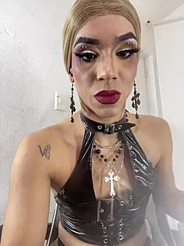 briana_sex32 live cam on StripChat