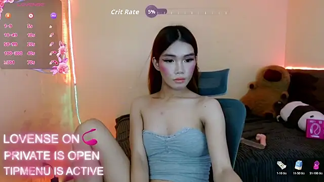 AlexandraSaint live cam on StripChat