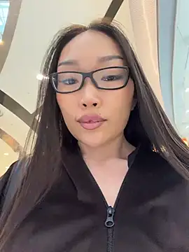 trytomakememoam live cam on StripChat