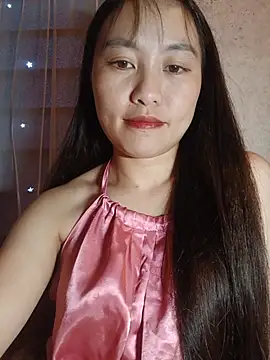 Cherry-squirtt live cam on StripChat
