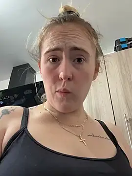 BaddieRiRi224 webcam