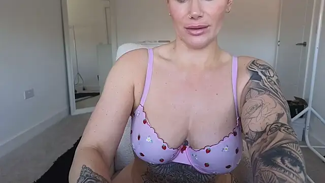 LibbyLoveHeartx webcam