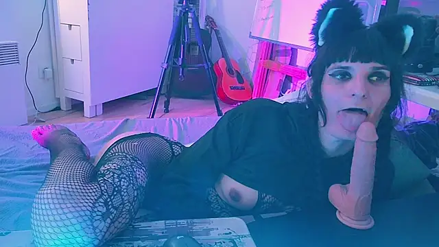 CeriseLapine webcam