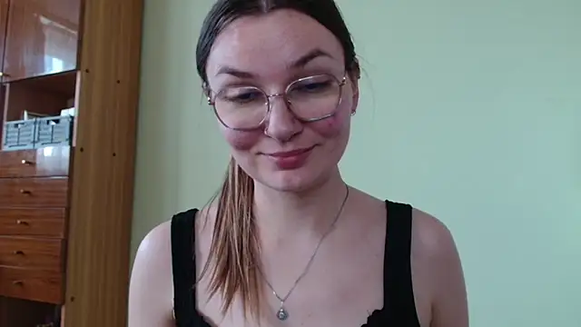 LooveELLYx webcam