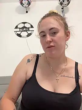 BaddieRiRi224 webcam