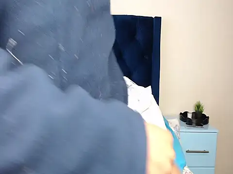 QUEENMANDYY webcam