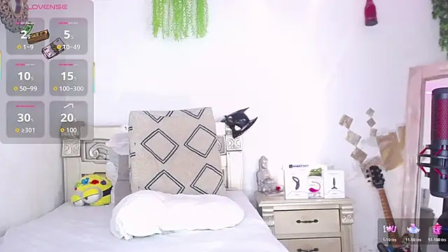 huge_armound webcam