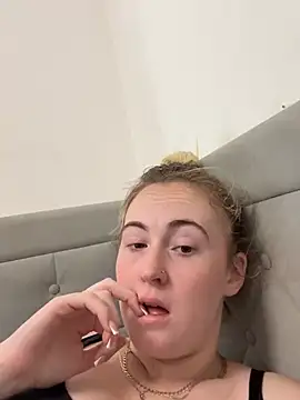 BaddieRiRi224 webcam