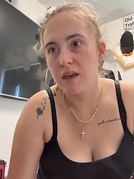 BaddieRiRi224 webcam