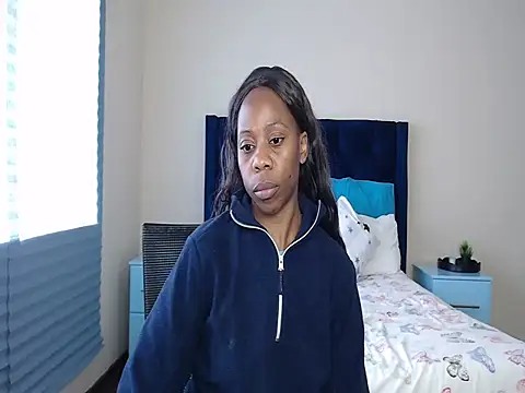 QUEENMANDYY webcam