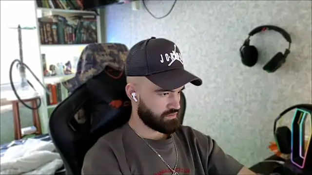 _Serious_Man webcam