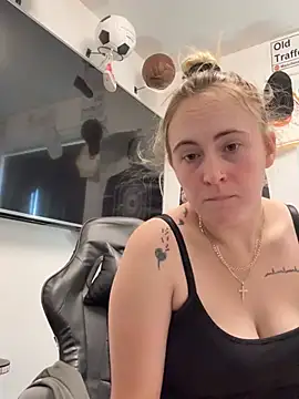 BaddieRiRi224 webcam