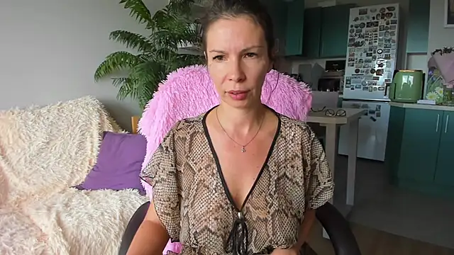 ChristinaGlory webcam