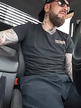 Beardedtattood webcam
