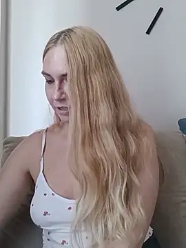 KisaVixen live cam on StripChat