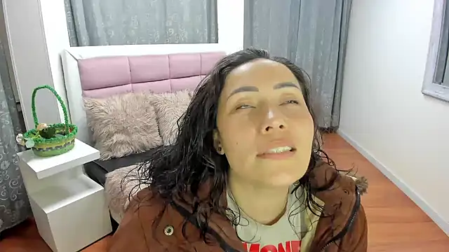 gaby_trent live cam on StripChat