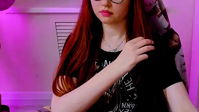 CarolGiggly webcam