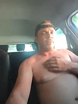 WadedGuzzling webcam
