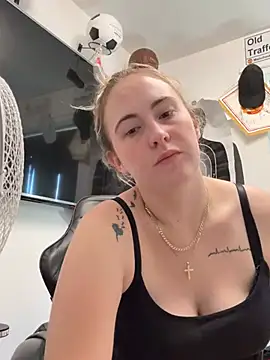 BaddieRiRi224 webcam