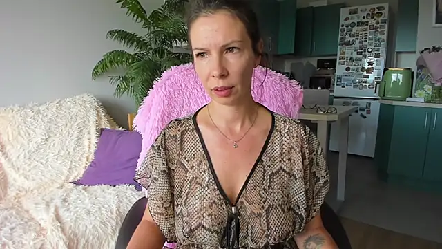 ChristinaGlory webcam
