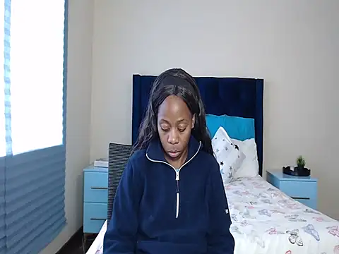 QUEENMANDYY webcam