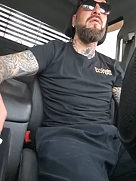 Beardedtattood webcam