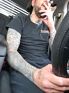 Beardedtattood Live Webcam on Stripchat