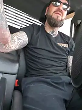 Beardedtattood webcam